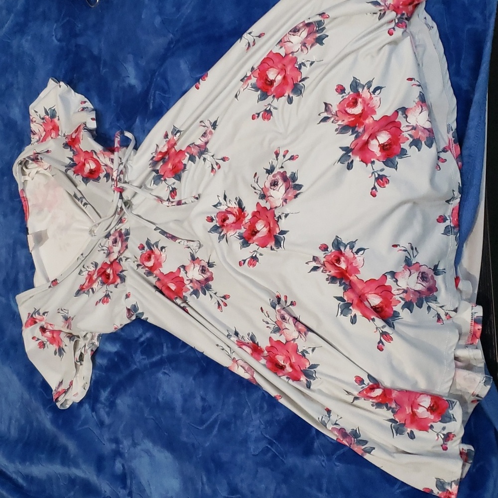 Paper Doll Light Blue Floral Pattern Dress || Small ||